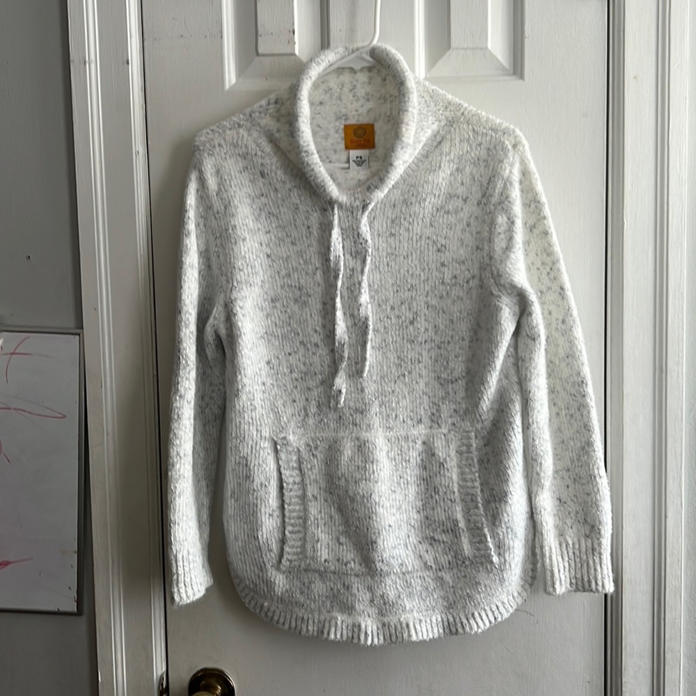 Pull over sweatshirt